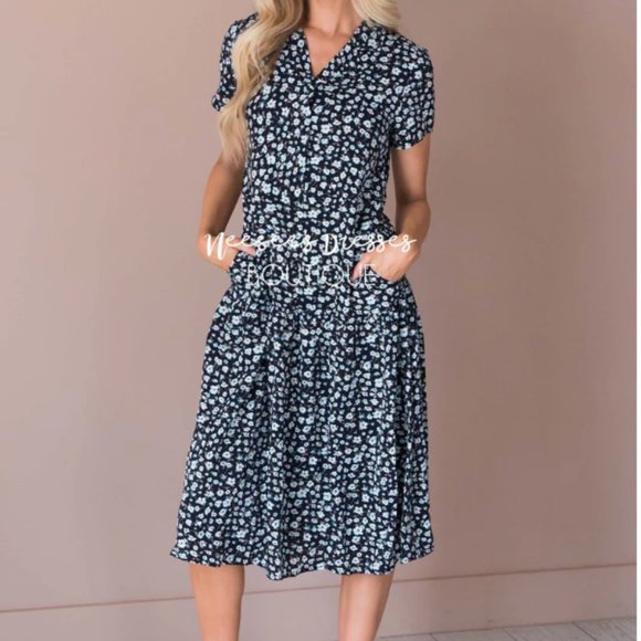 Neesee's Dresses Blue Floral Midi Dress - Picture 1 of 9